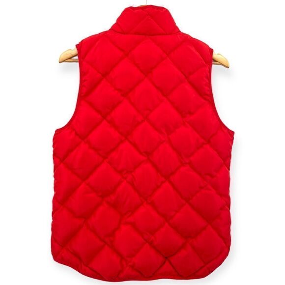 ~Woolrich Women's Red Quilted Vest M - Picture 2 of 7